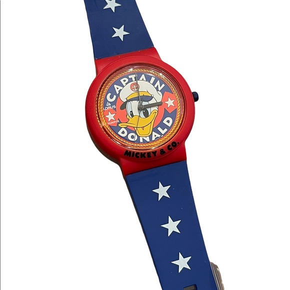 Vintage Lotus Mickey & Co Disney Captain Donald watch NWT in box! - Picture 8 of 10